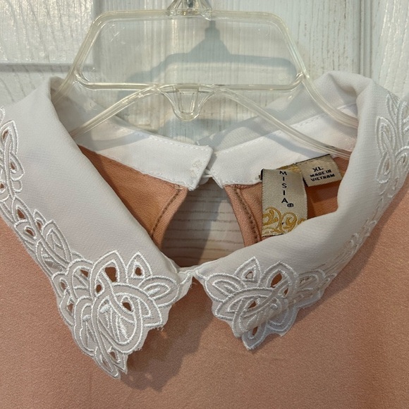 NWOT “MISIA” Layered Look Peach Colored Top Embroidered White Collar - Picture 3 of 6